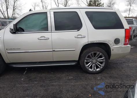2009 Cadillac Escalade Standard z USA, uszkodzony, nr VIN 1GYFK23229R285879